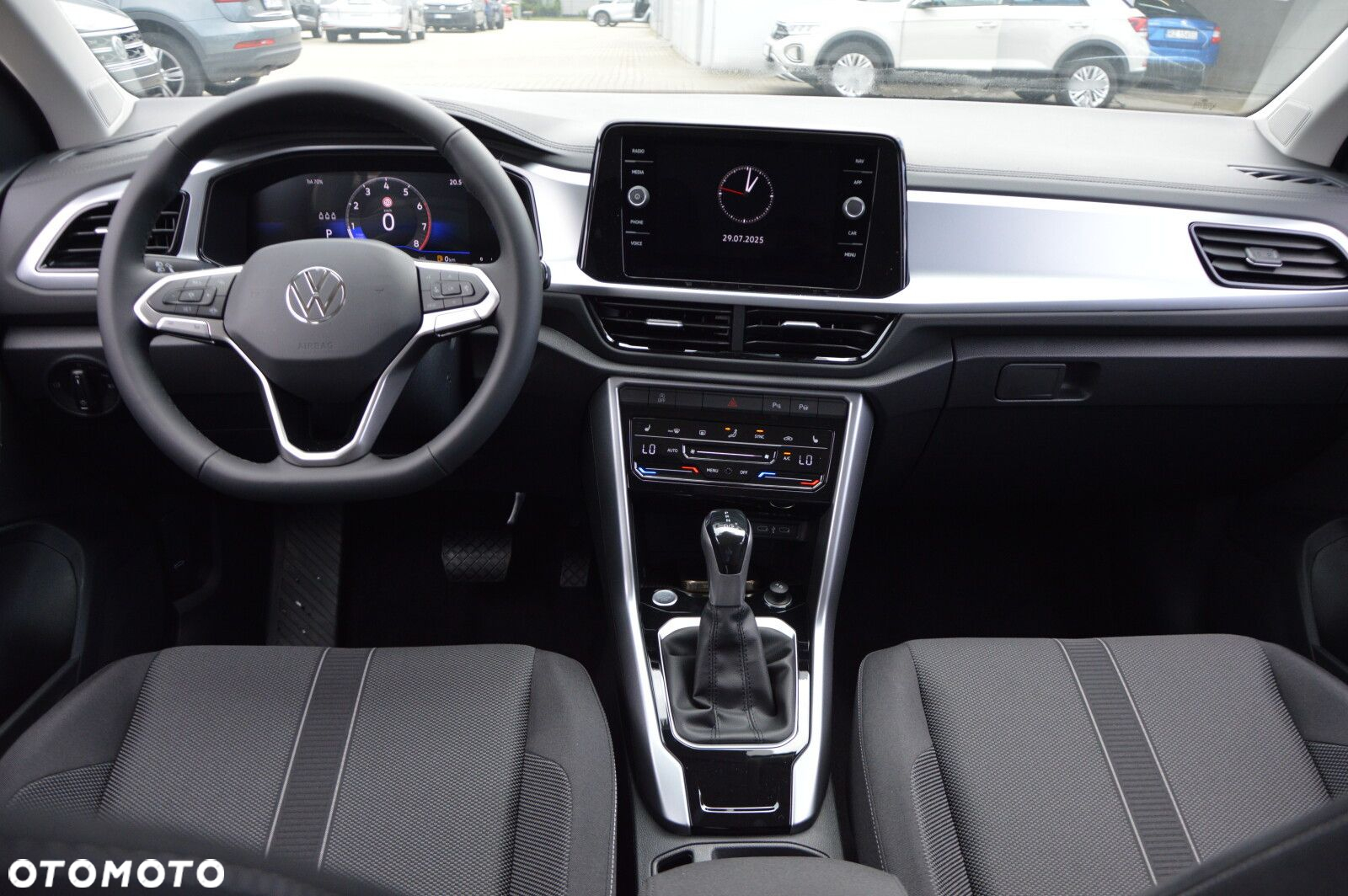Volkswagen T-Roc - 11