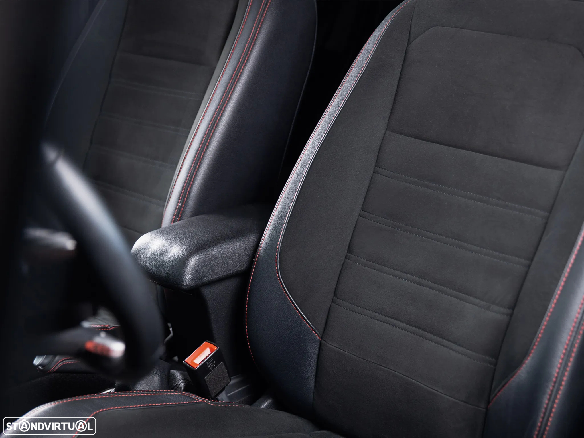 Ford EcoSport 1.0 EcoBoost ST-Line Plus - 28