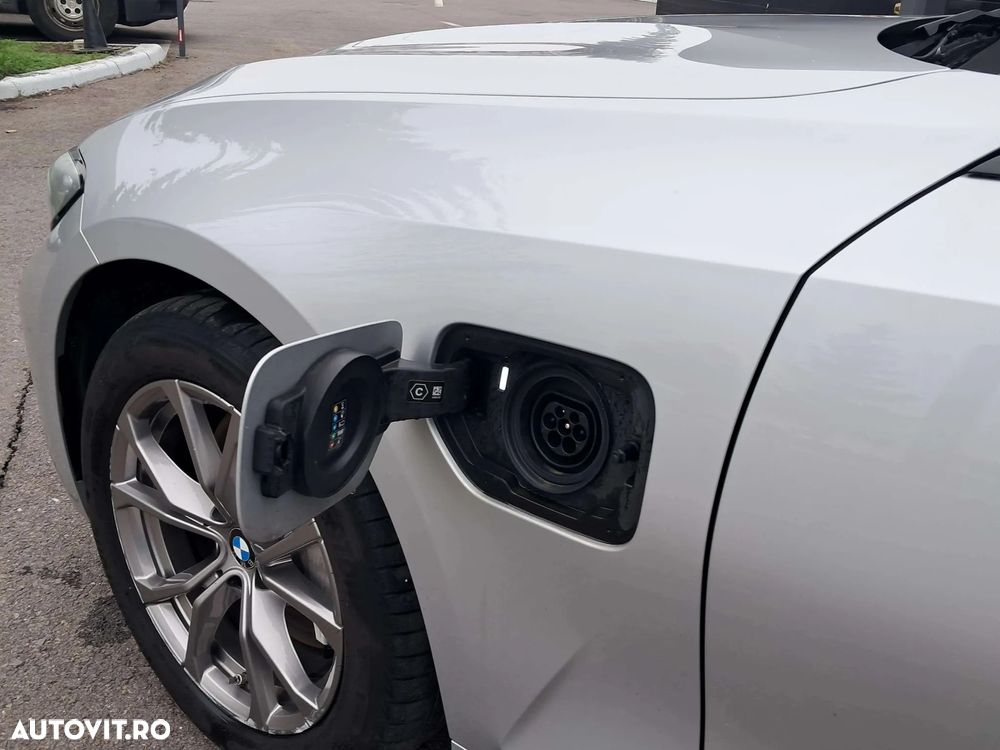 BMW Seria 3 330e Aut. Advantage - 23