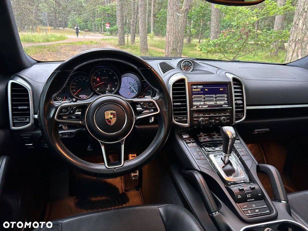 Porsche Cayenne GTS - 9