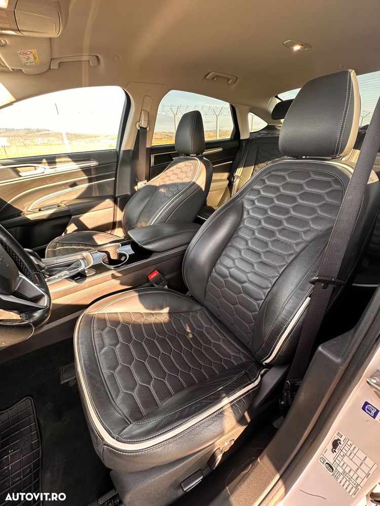 Ford Mondeo 2.0 HEV Vignale - 17