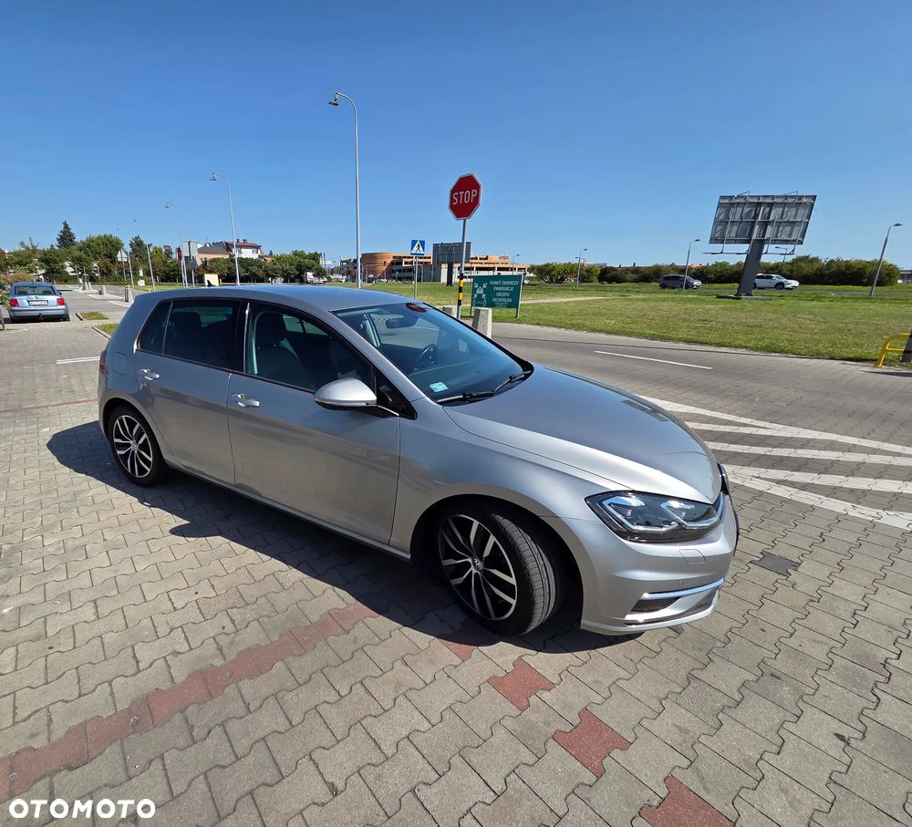 Volkswagen Golf - 10