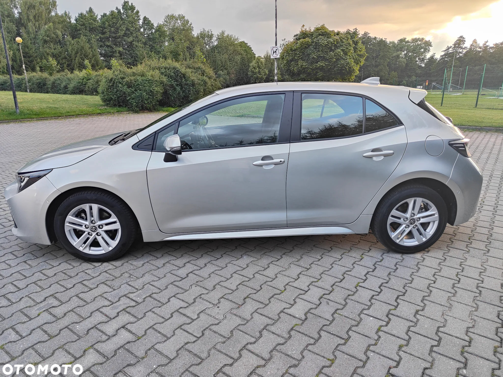 Toyota Corolla 1.8 Hybrid Executive - 2