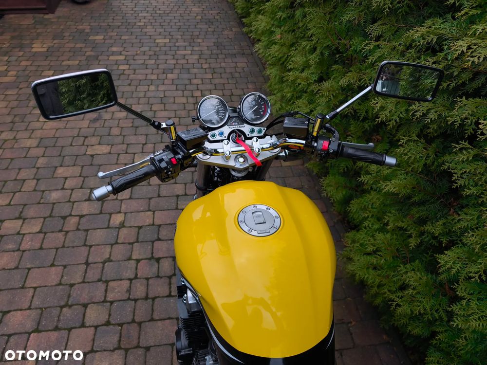 Yamaha XJR - 4