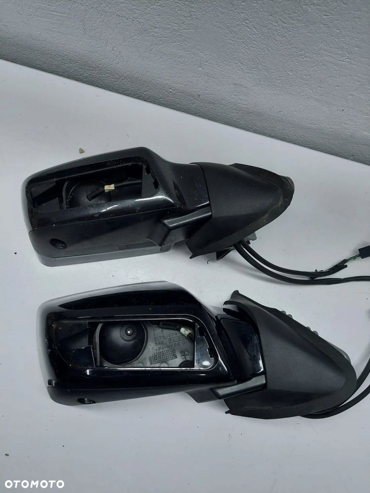 Lusterko prawe Suzuki Burgman 650 K5-L1 - 2