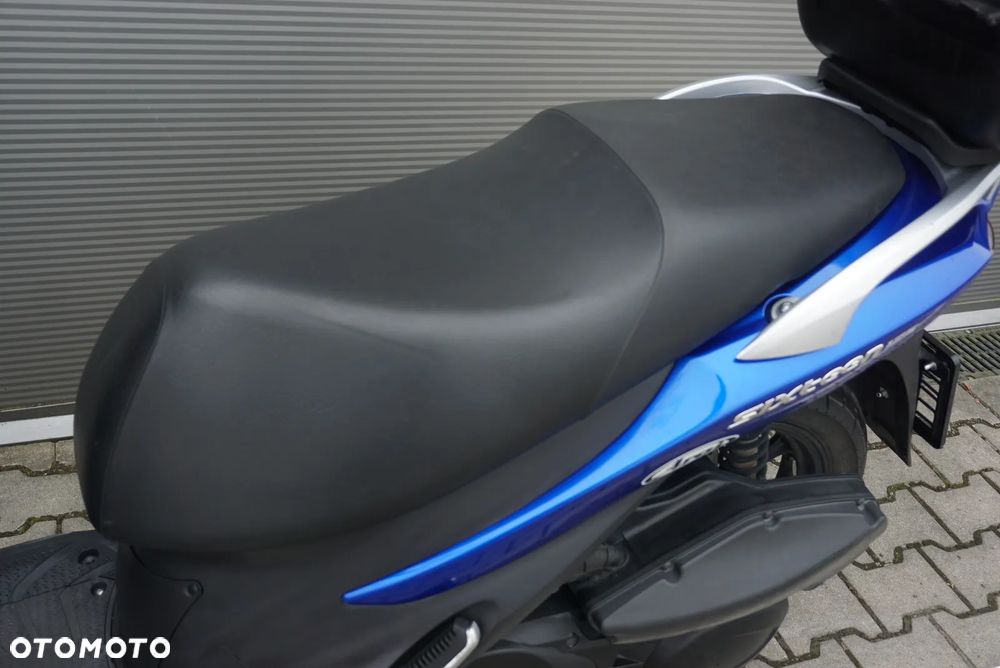 Suzuki Burgman - 17