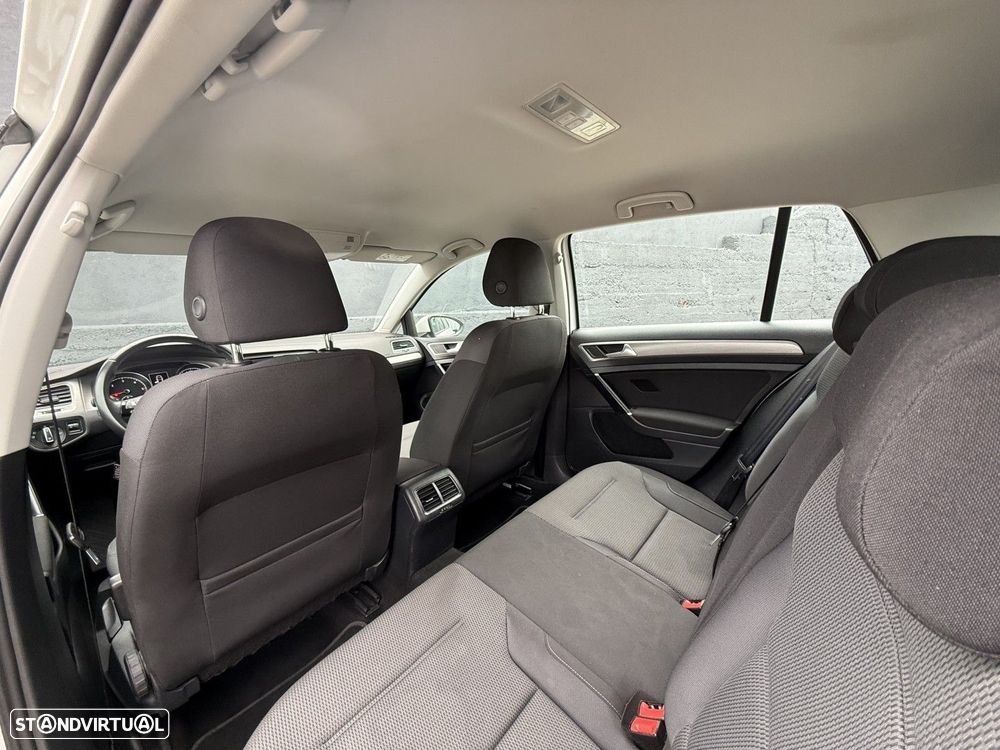 VW Golf 1.6 TDi Confortline DSG - 10