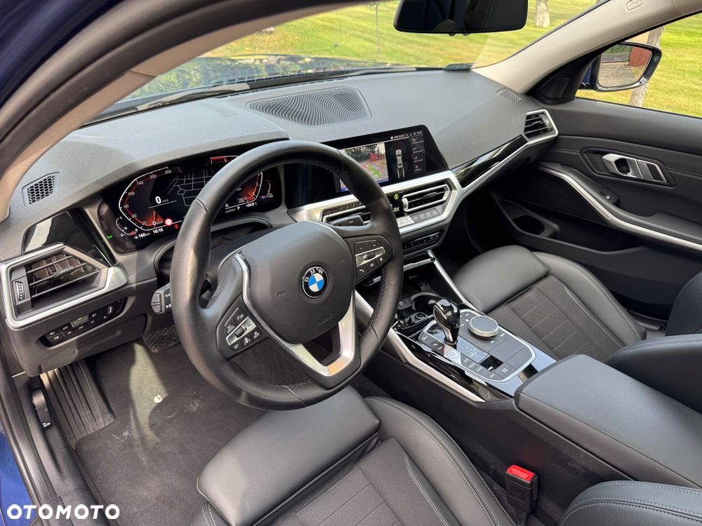 BMW Seria 3 318i Sport Line sport - 26