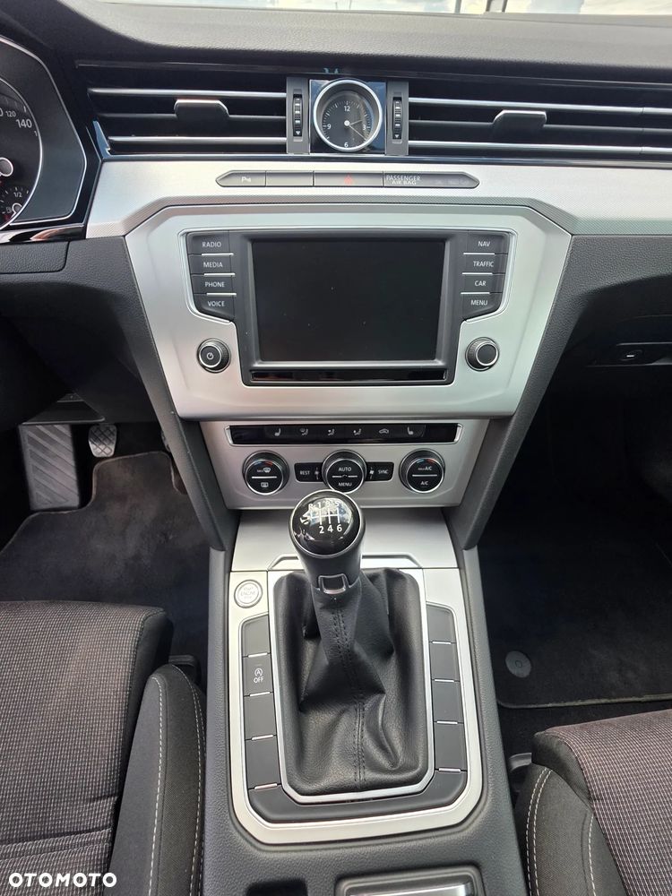 Volkswagen Passat 1.4 TSI BMT ACT Comfortline - 16