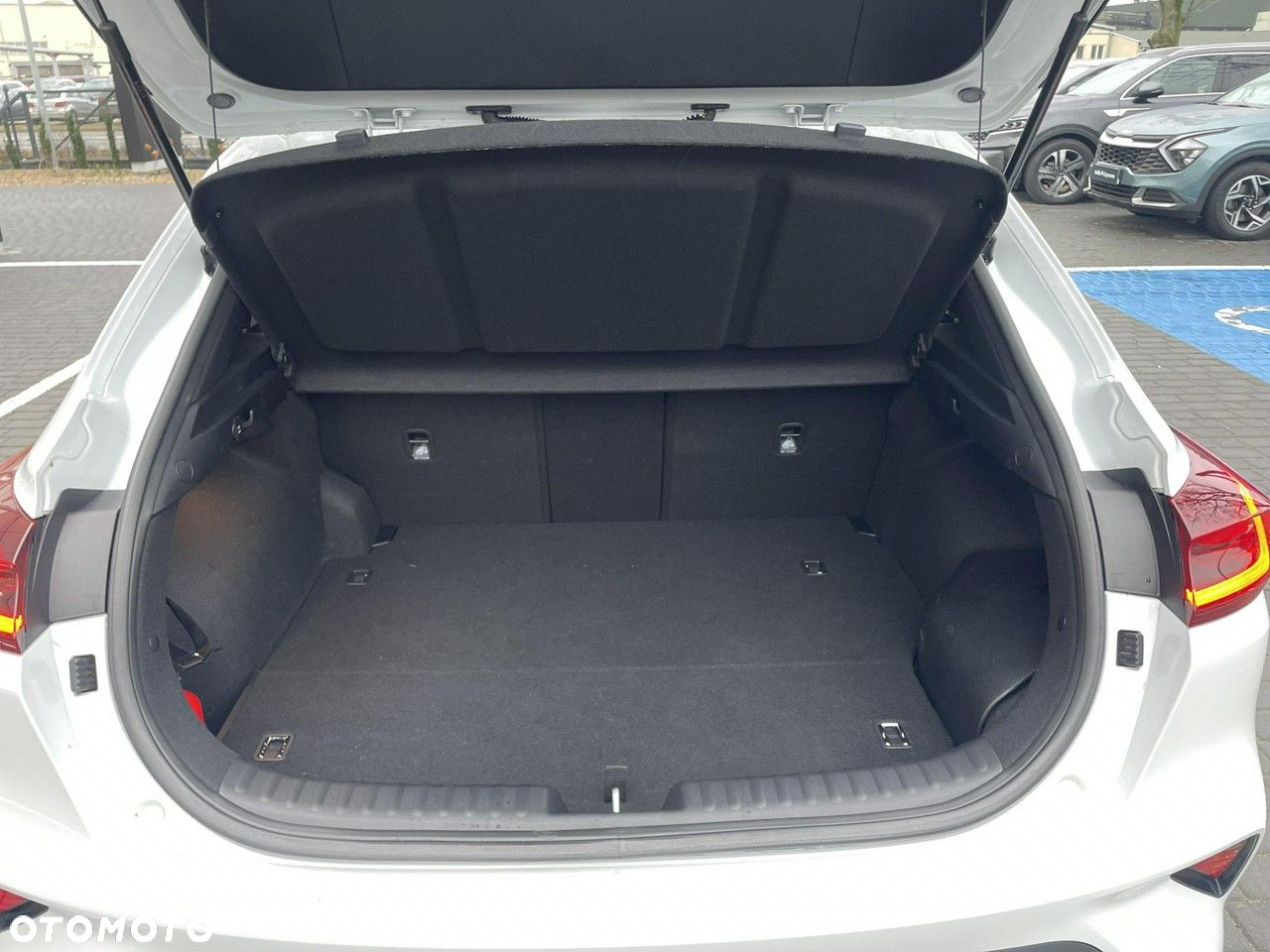 Kia XCeed - 16