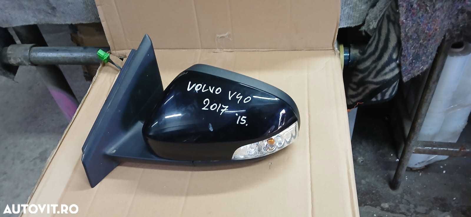 Oglinda usa VOLVO V40 an 2017 , stanga sau dreapta, de pe masina cu volan pe stanga - 8
