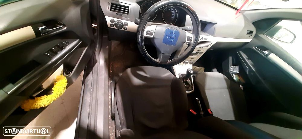 Opel Astra 1.3 CDTI Enjoy EcoFLEX - 2