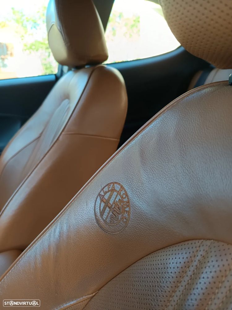 Alfa Romeo MiTo 1.3 JTD Distinctive S&S - 11