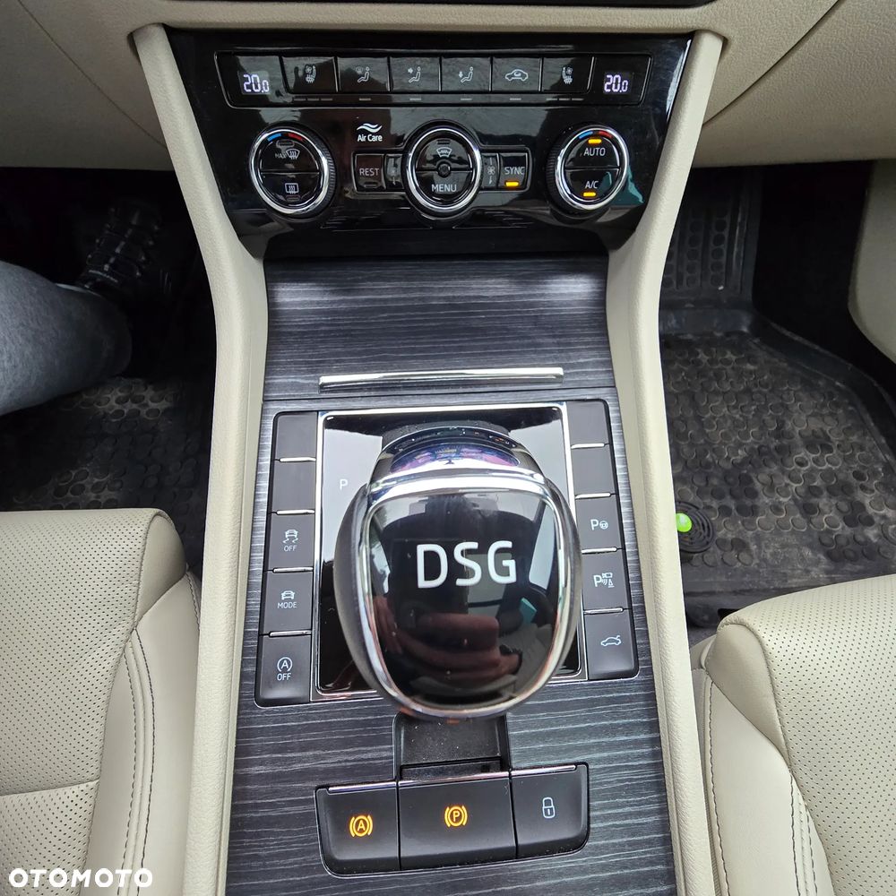 Skoda Superb 2.0 TDI SCR Style DSG - 28