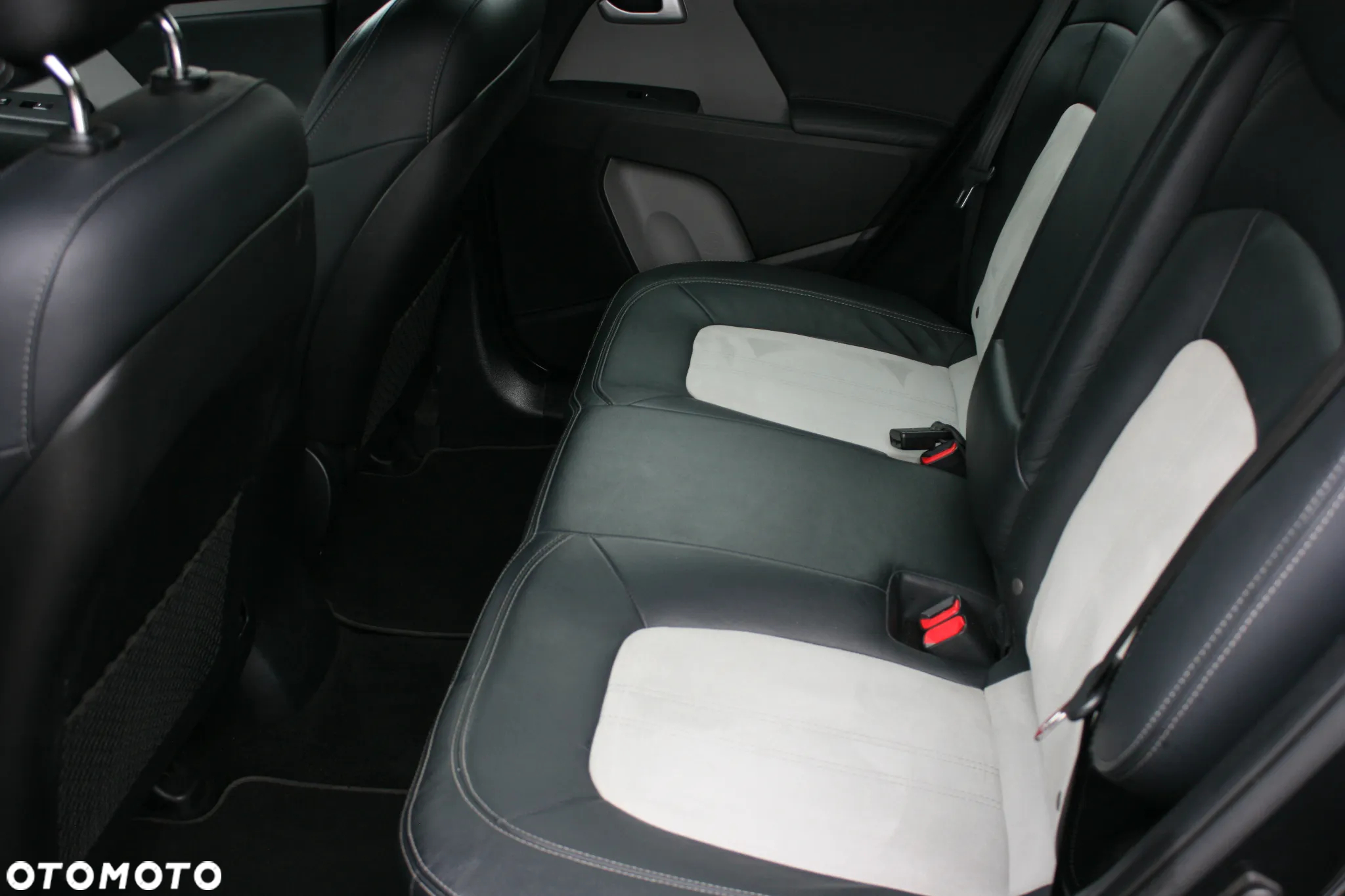 Kia Sportage 1.6 GDI 2WD Dream-Team Edition - 26