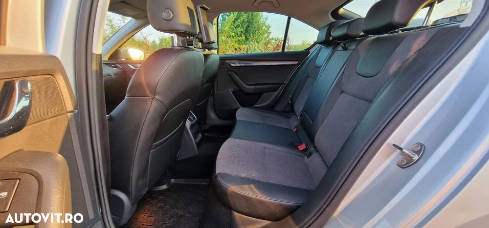 Skoda Octavia 2.0 TDI DSG 4X4 Style - 30