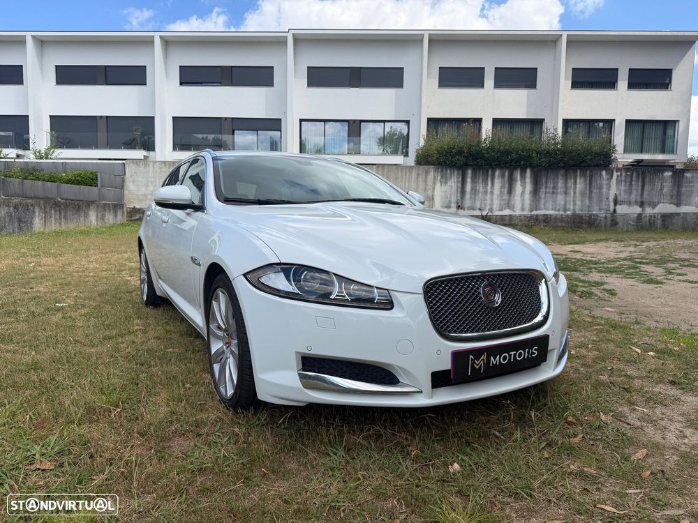 Jaguar XF Sportbrake 2.2 D Luxury - 38