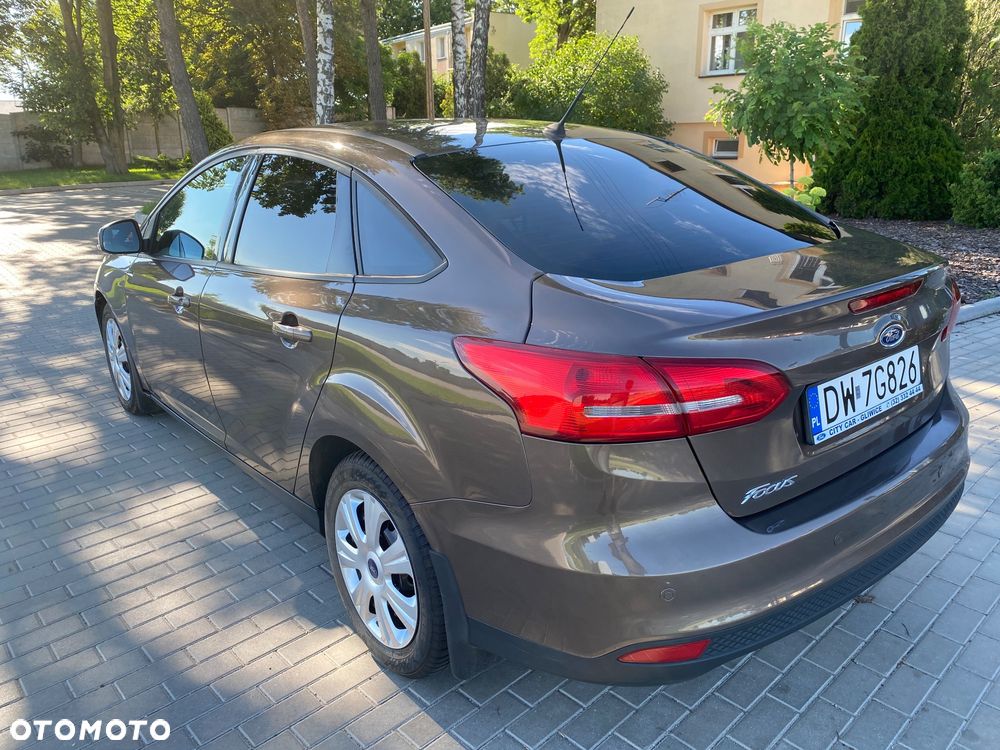 Ford Focus 1.6 Trend - 11