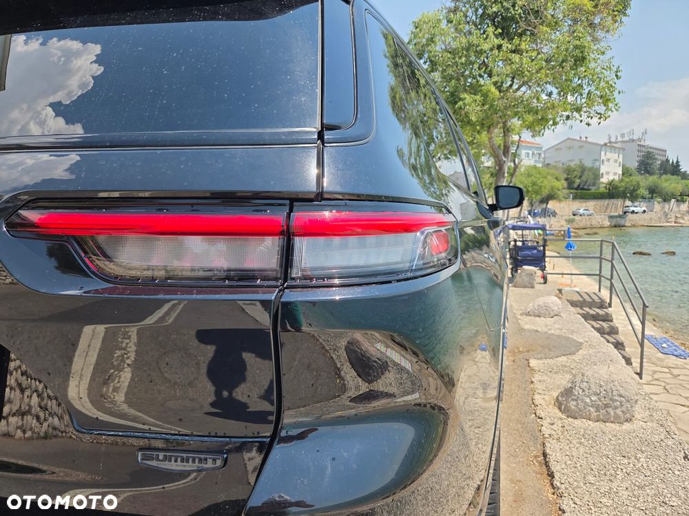 Jeep Grand Cherokee - 14