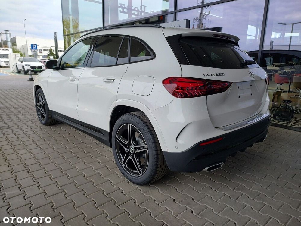 Mercedes-Benz GLA - 5