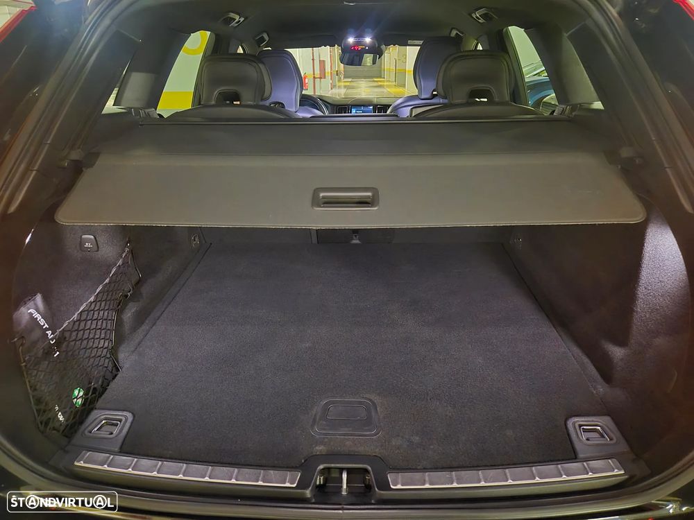 Volvo XC 60 2.0 D4 R-Design Geartronic - 35