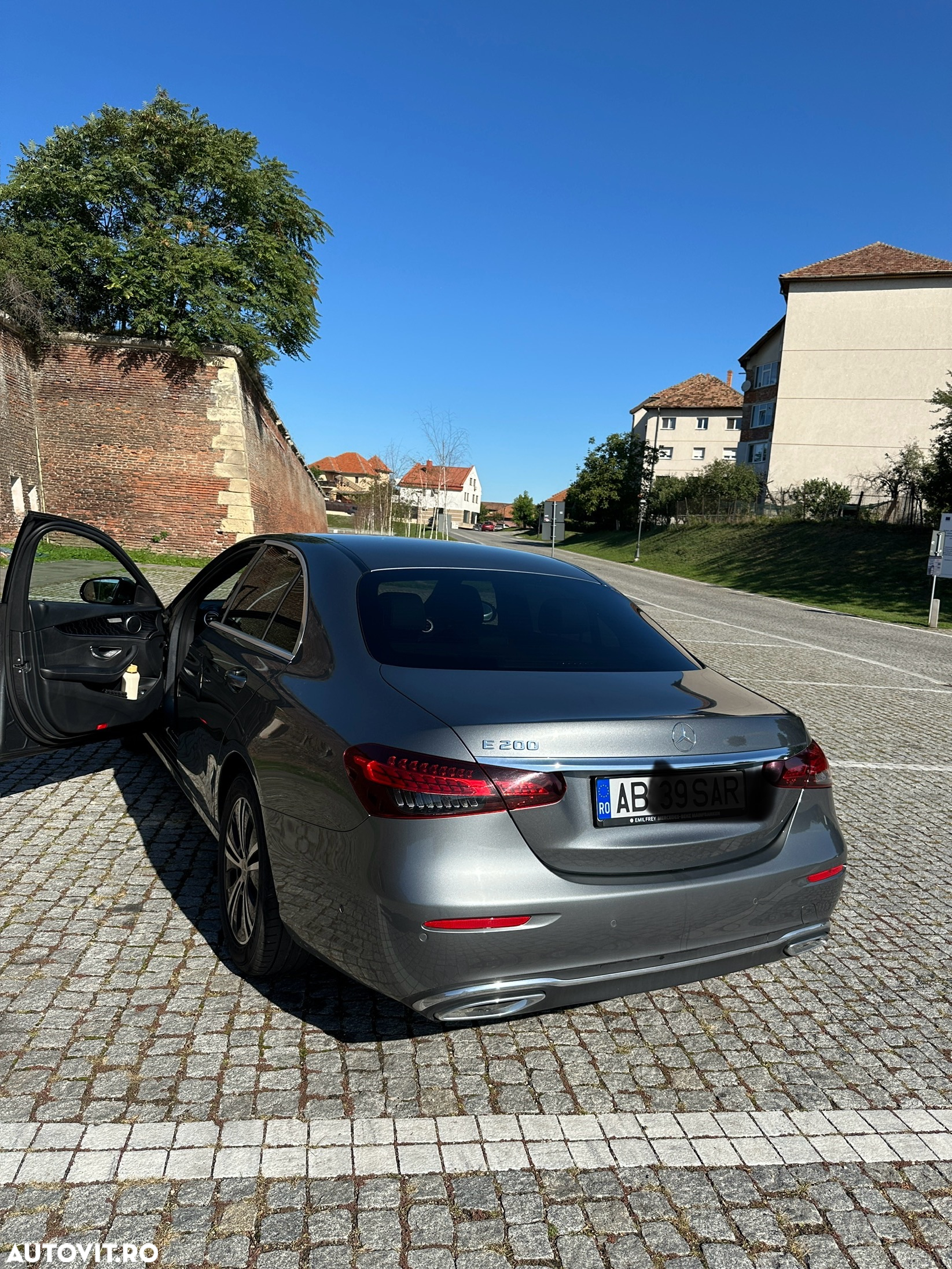 Mercedes-Benz E 200 4Matic T 9G-TRONIC Avantgarde - 22