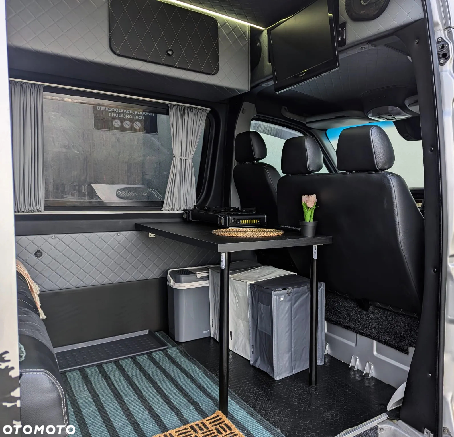 Mercedes-Benz Sprinter - 14