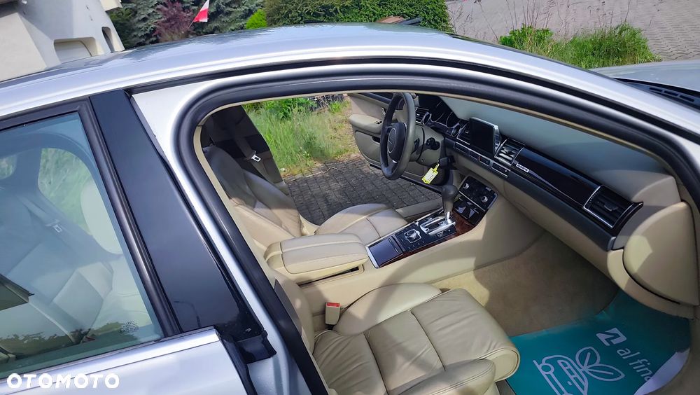 Audi A8 4.2 Quattro - 35