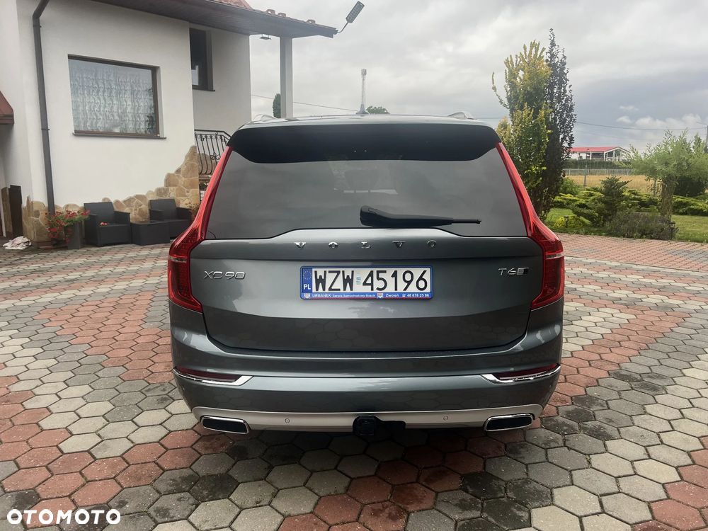 Volvo XC 90 - 7