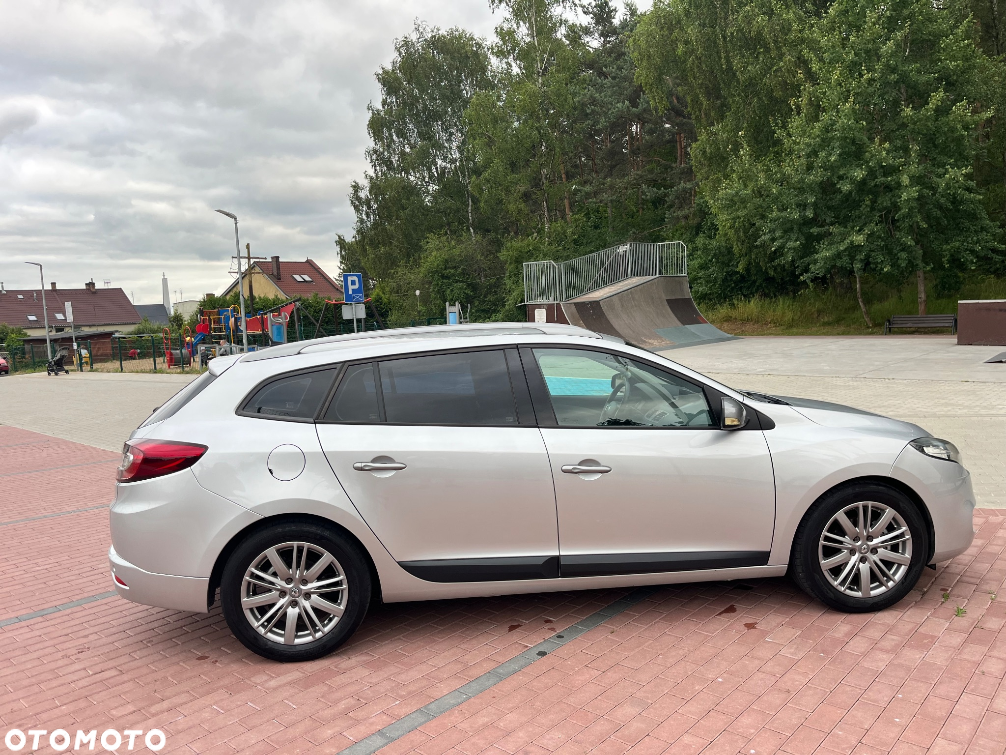Renault Megane Grandtour TCe 130 Bose Edition - 4
