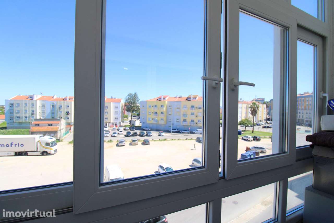 Apartamento T2 na Torre da Marinha - Seixal - Grande imagem: 3/21