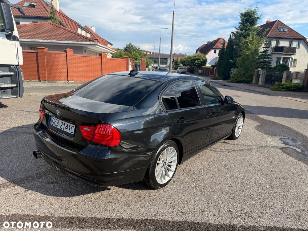 BMW Seria 3 318i - 5