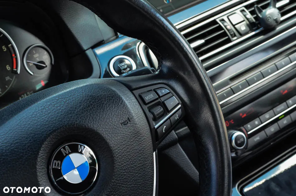 BMW Seria 5 520d Touring Luxury Line - 24
