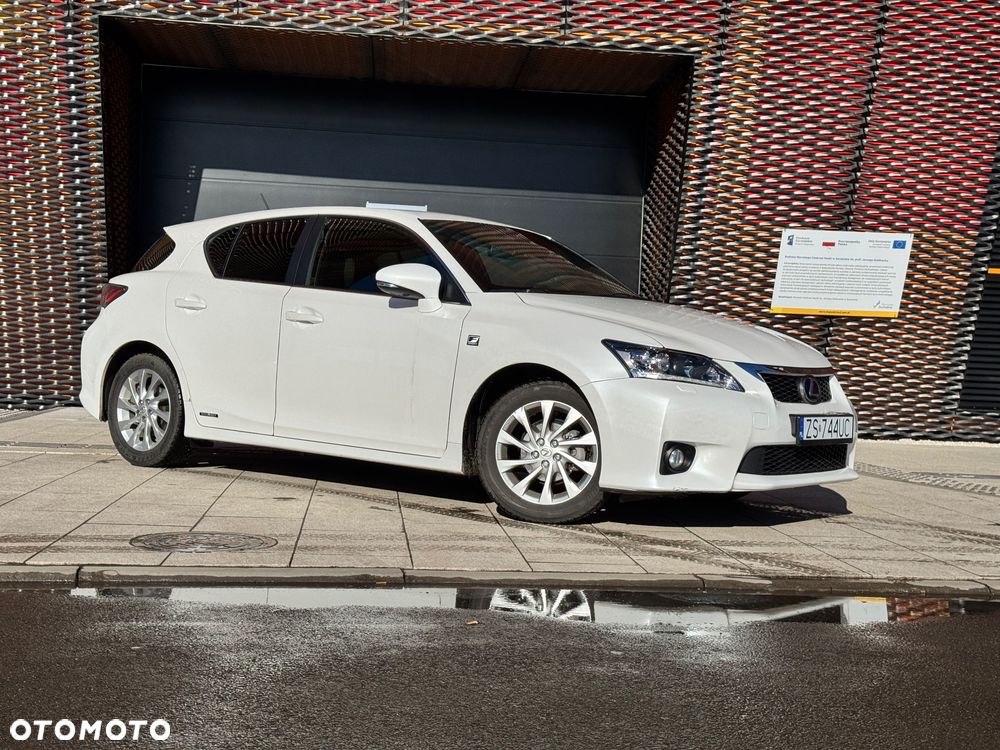 Lexus CT 200h F Sport - 1