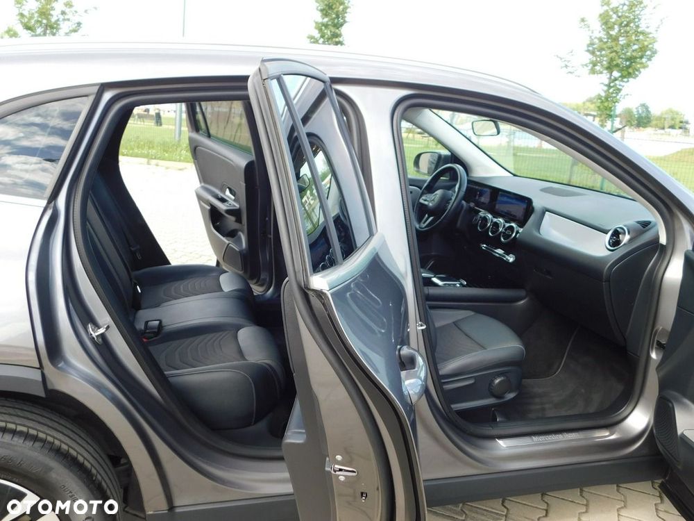 Mercedes-Benz GLA - 11