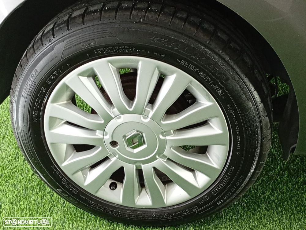 Renault Clio 1.2 16V Dynamique - 10