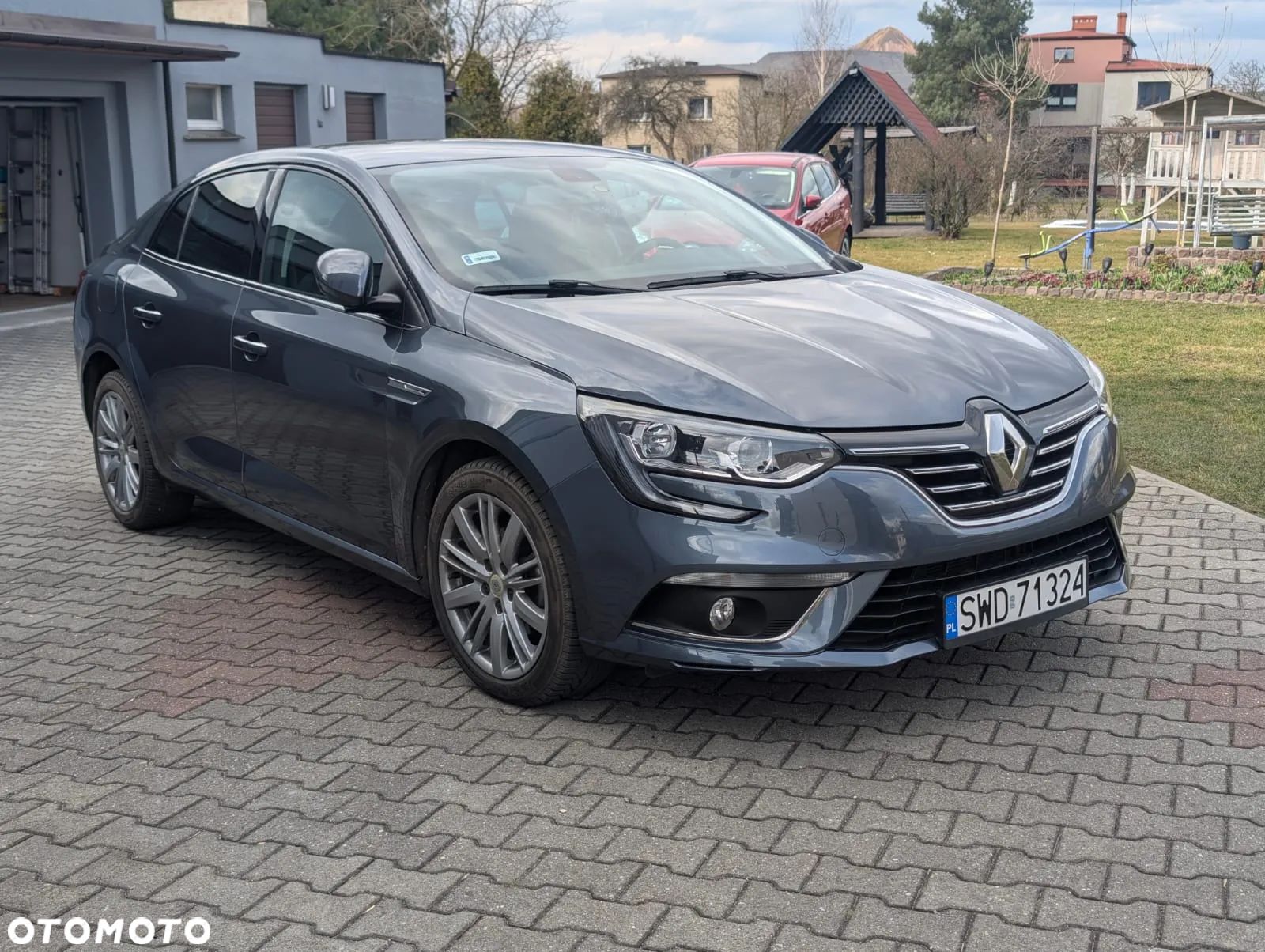 Renault Megane 1.3 TCe FAP Intens - 1