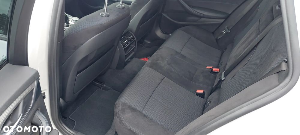 BMW Seria 5 520d M Sport sport - 13