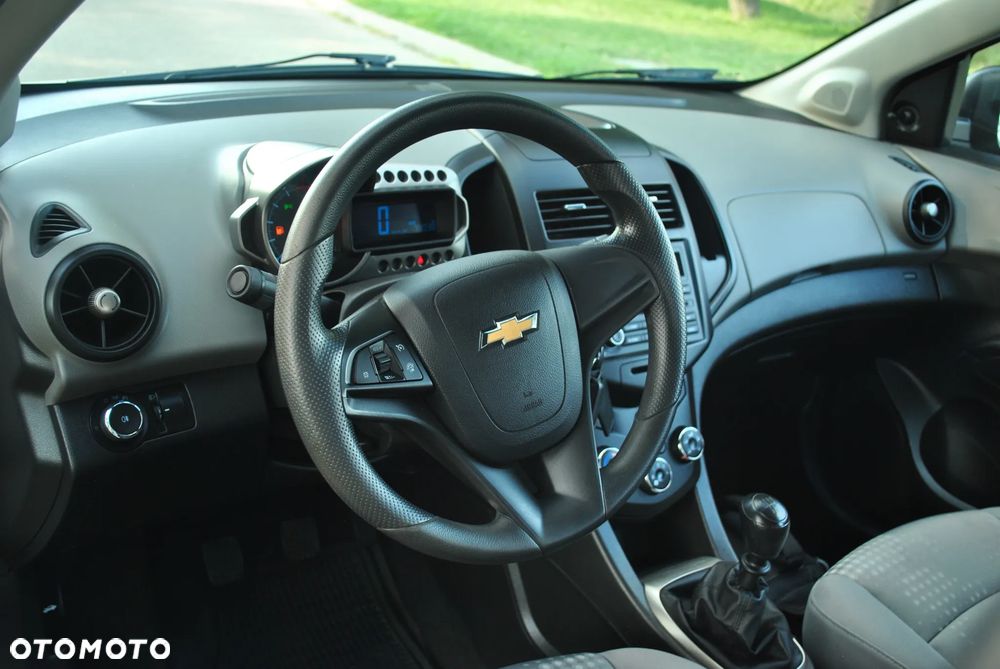 Chevrolet Aveo - 11