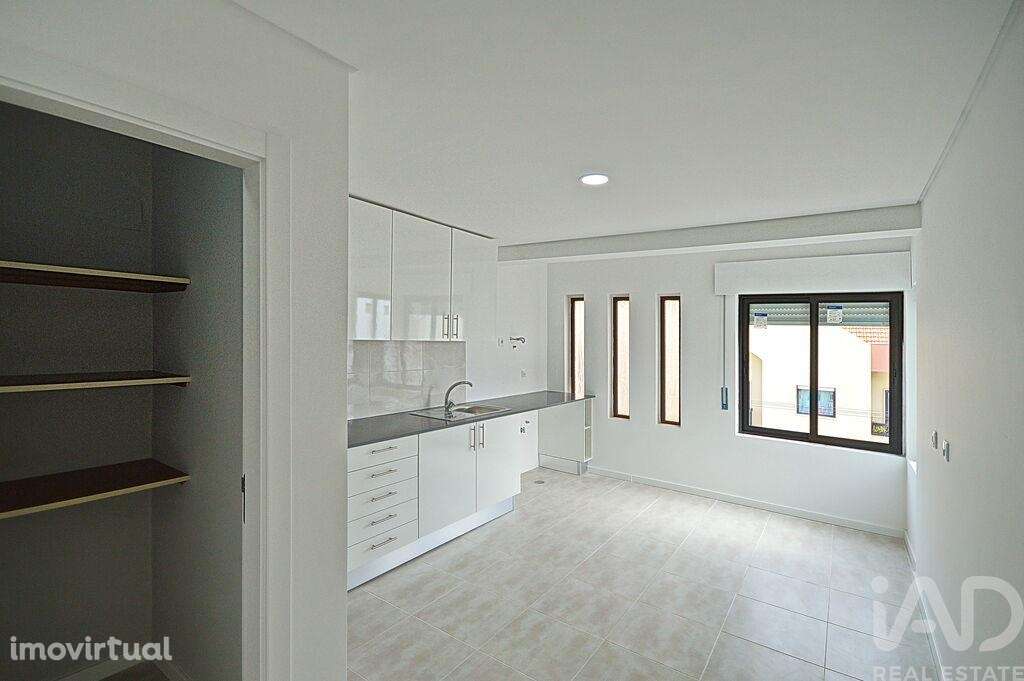 Apartamento T3 em Amora de 97,00 m2 - Grande imagem: 4/18