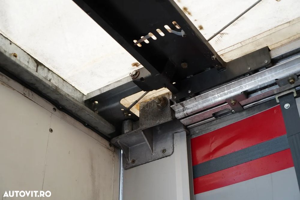 Fruehauf / CORTINĂ / STANDARD / LIFT 2.000 kg / BALCĂ PODEA PUTERNICĂ / AXE SAF - 21