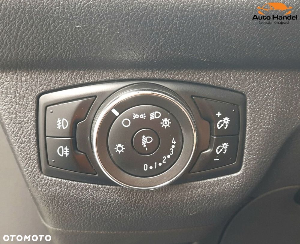 Ford Tourneo Courier - 24