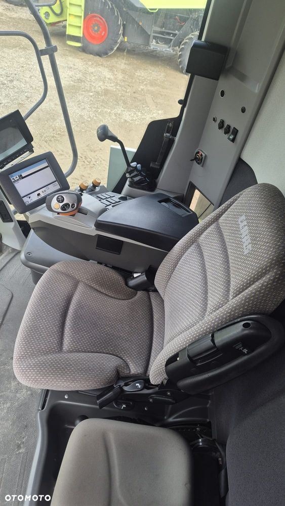 Claas Tucano 340 - 3