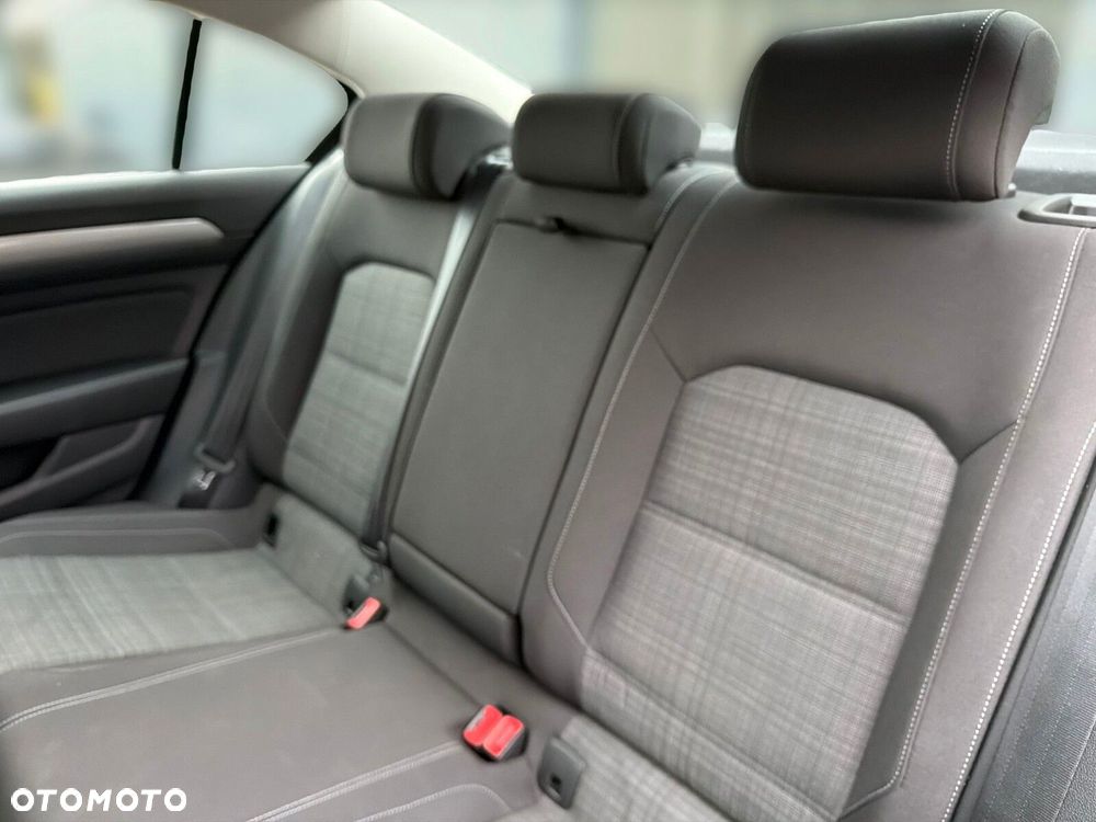 Volkswagen Passat 1.5 TSI EVO Business DSG - 18