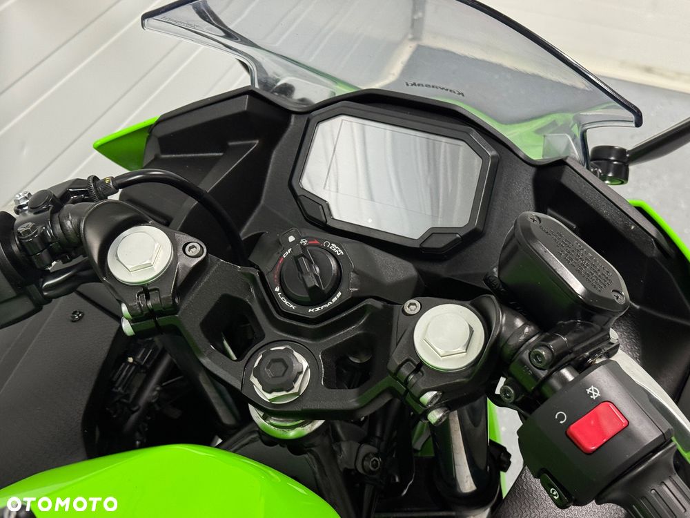 Kawasaki Ninja - 15