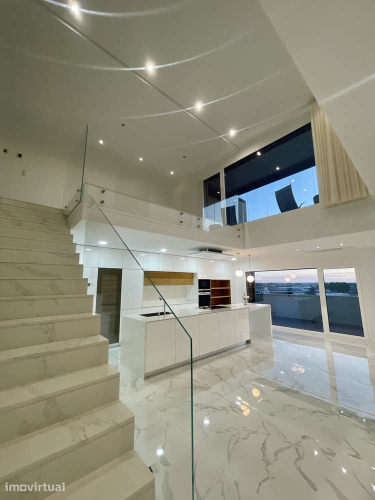 Penthouse T3 Duplex com Jacuzzi, Vista Tejo e Garagem · Montijo - Grande imagem: 3/23