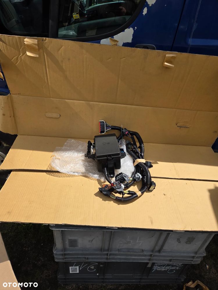 instalacja wiązka Ford Transit MK-8 Custom BK3T-9K499-BFG 2396739 BK3Z-9K499-BF skrzynka bezpieczników BSI Exhaust Emission control - 2