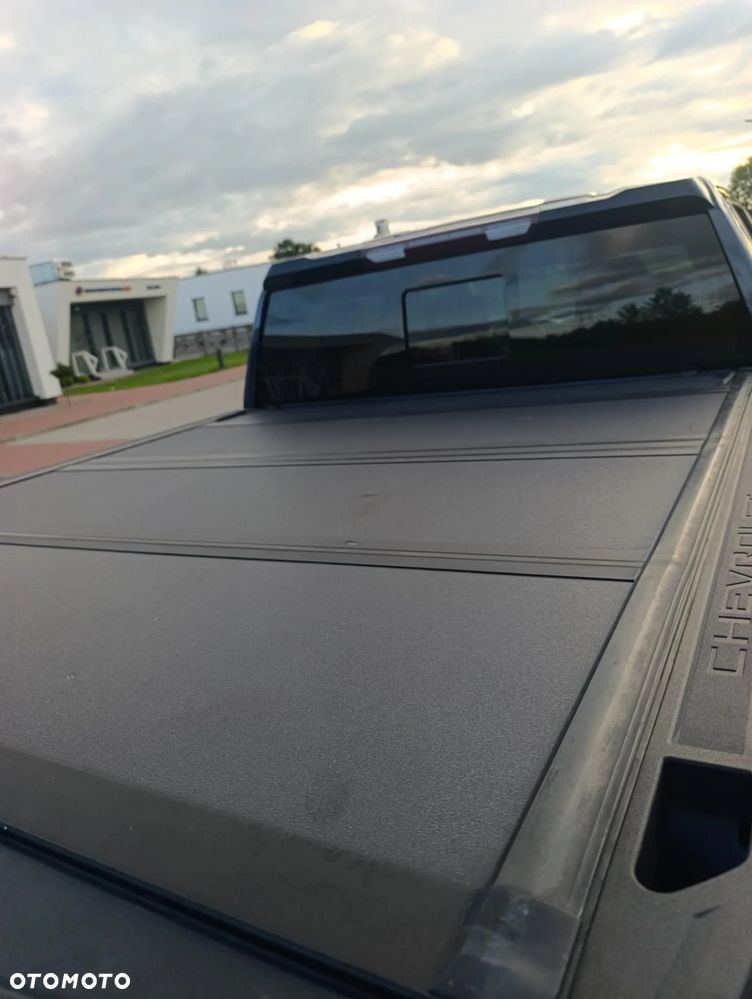 Chevrolet Silverado - 21