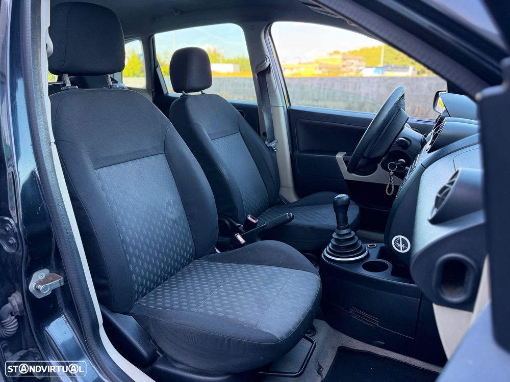Ford Fiesta 1.25 Ghia - 8