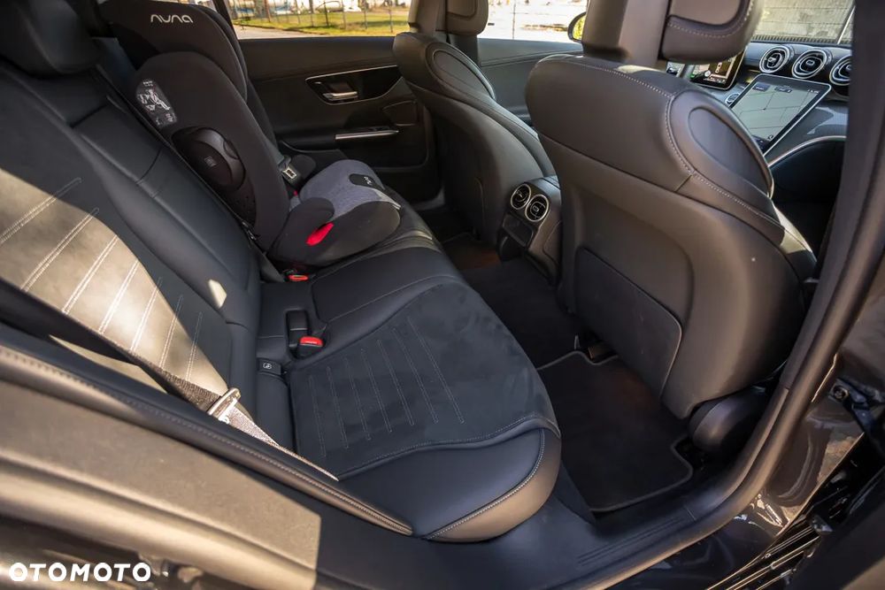 Mercedes-Benz Klasa C - 32